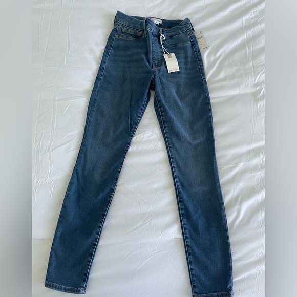 Good American NWT Jeans. Size M, 29” inseam - Picture 1 of 3